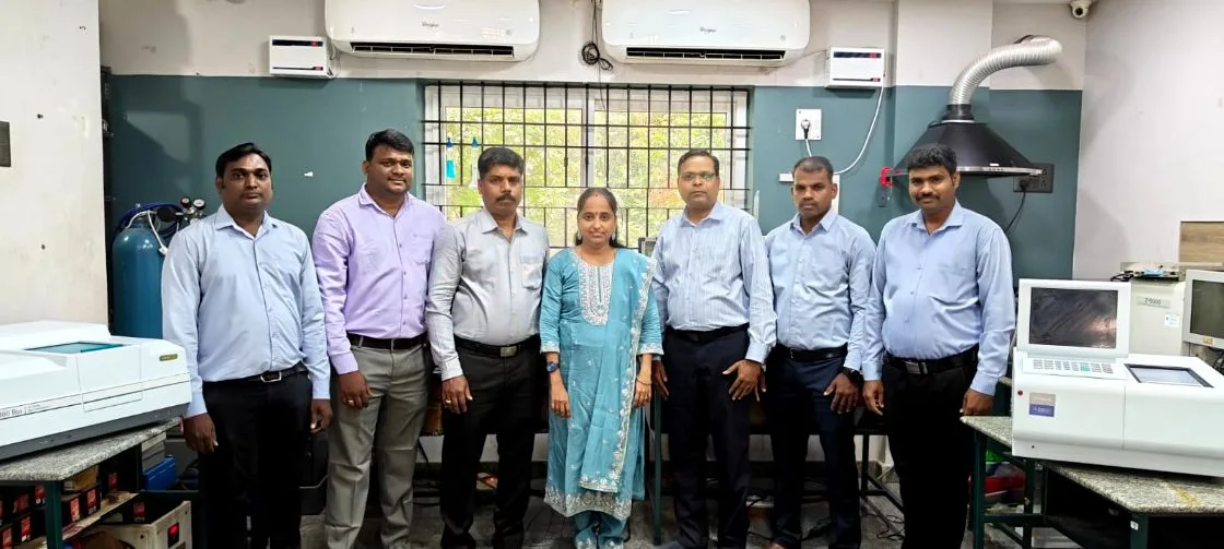 Instruments Care service team with UV-Vis spectrophotometers
